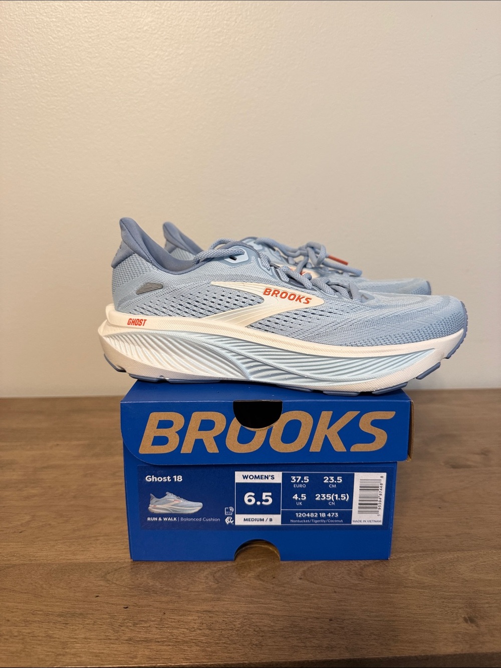 Brooks women’s Running Sneakers in Light Blue with White Accents